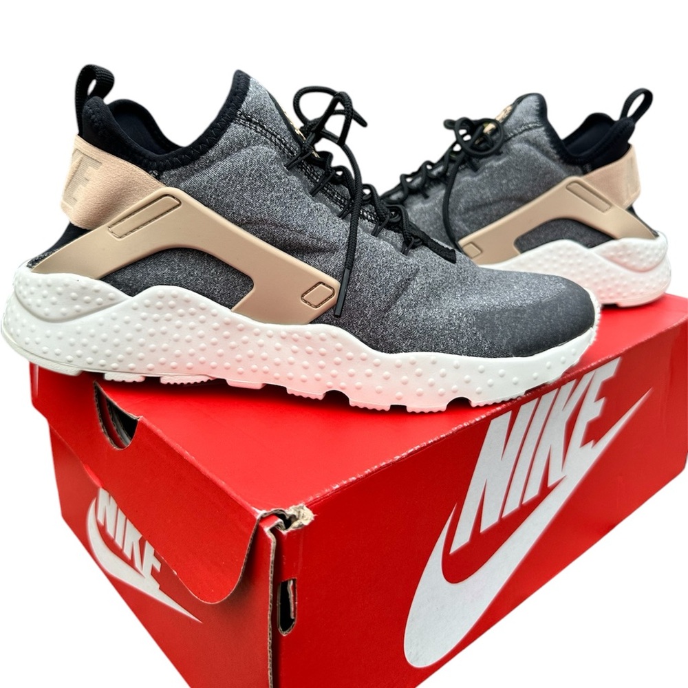 Nike Air Huarache run ultra Vachetta tan size 8. NEW